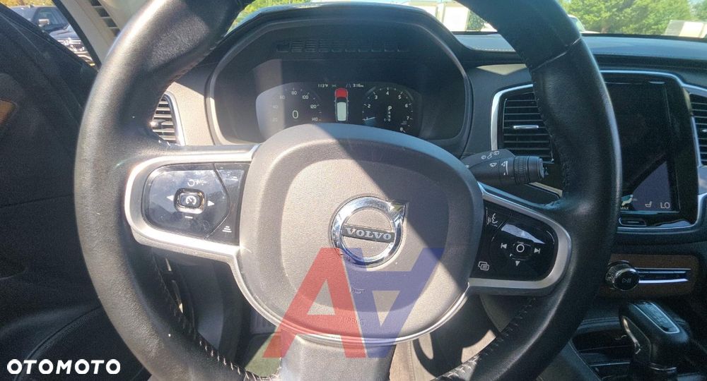 Volvo XC 90 - 9