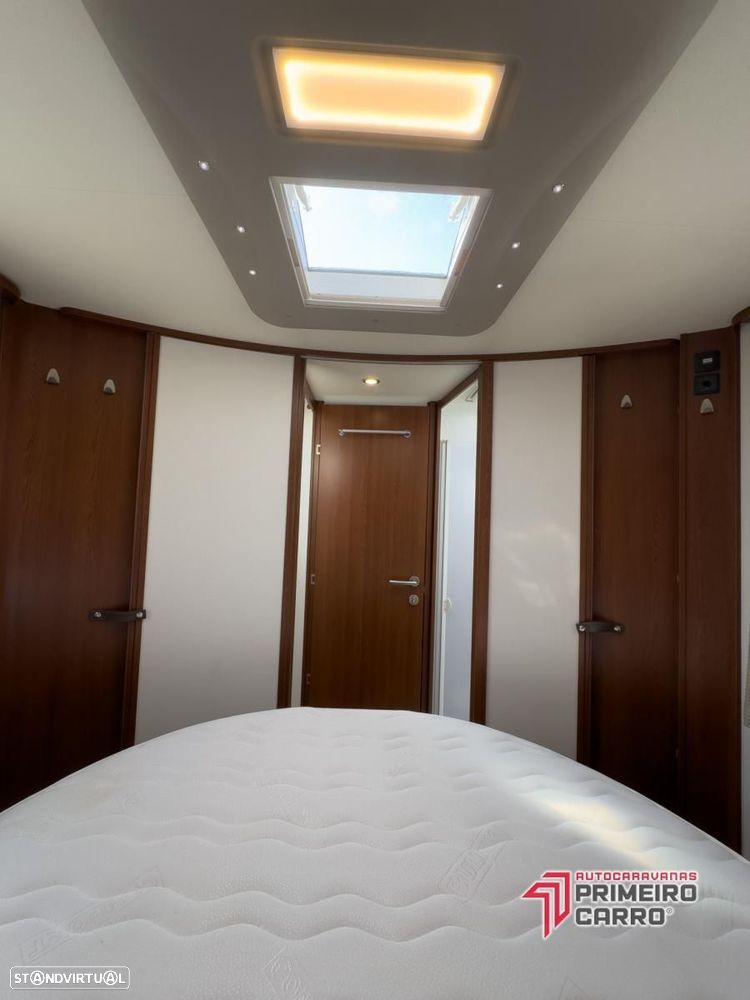 Rapido Serie 6F 696 FF Premium c.central e basculante - 34