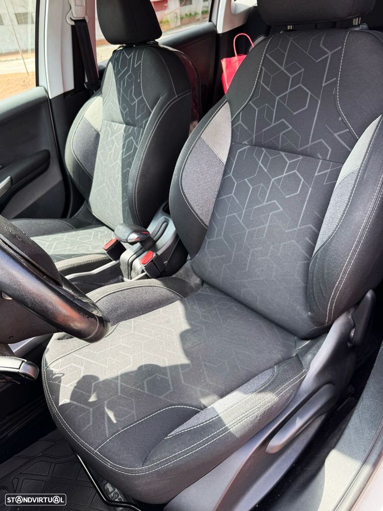 Peugeot 2008 1.6 BlueHDi Style - 8