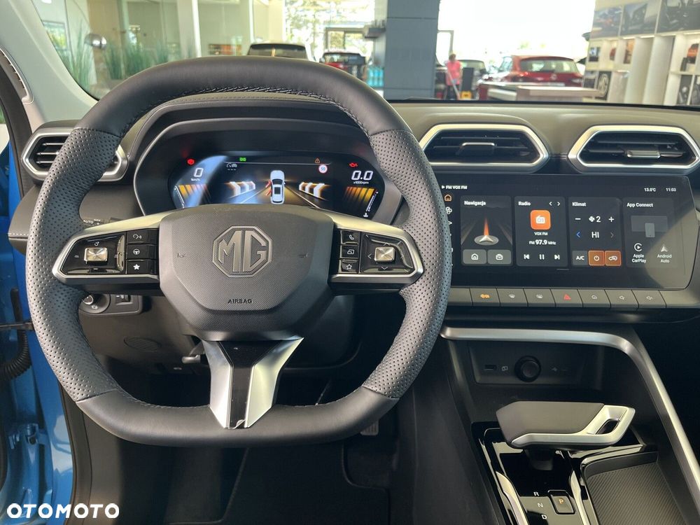 MG ZS Hybrid+ - 15