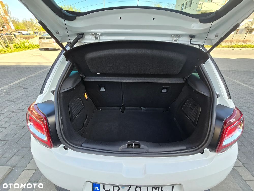 DS Automobiles DS 3 ver-bluehdi-100-sochic - 12