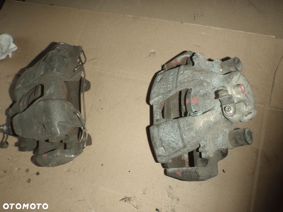 zacisk zaciski jarzmo 126 seicento cc sporting panda polonez pod tarcze duże wentylowane zwykłe 257mm 240mm - 11