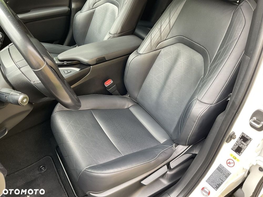Lexus UX - 18