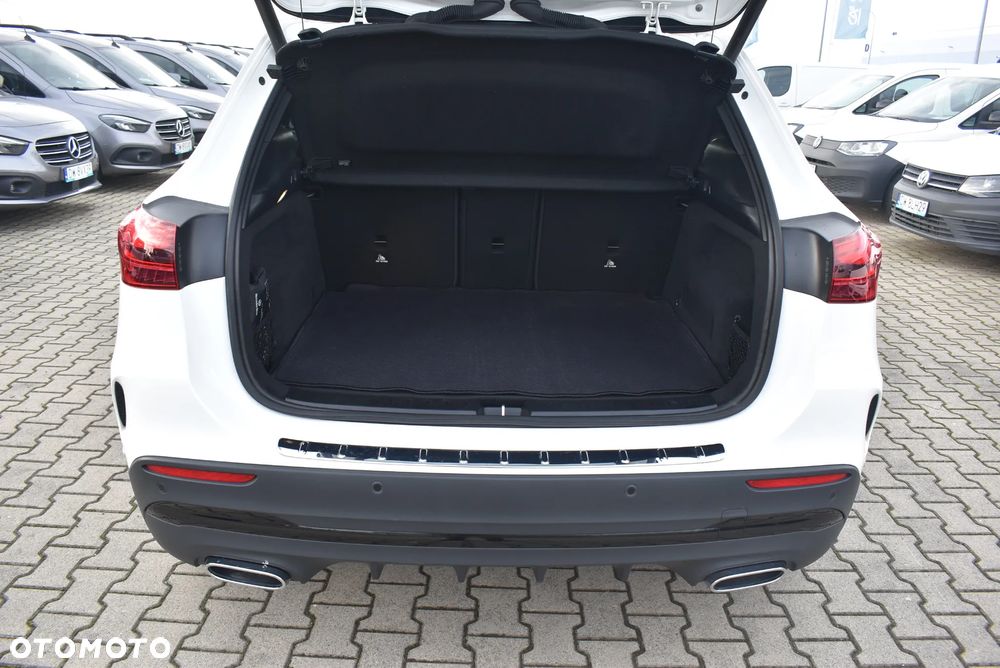 Mercedes-Benz GLA 200 d - 16