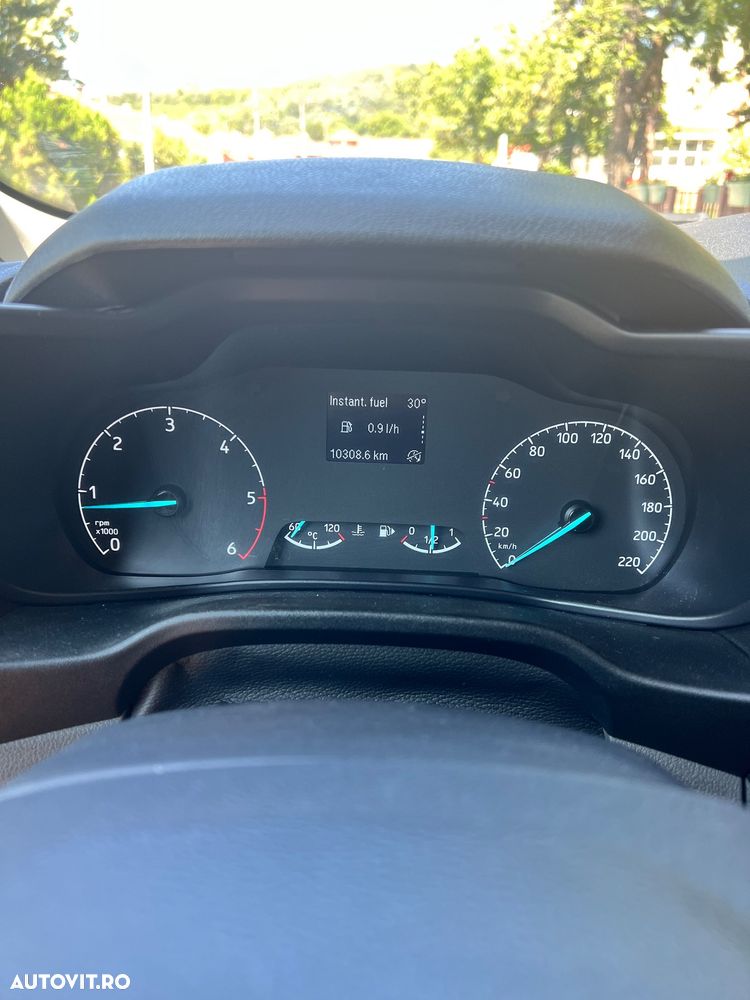 Ford Transit Connect - 8