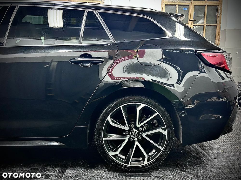 Toyota Corolla 2.0 Hybrid Executive - 9