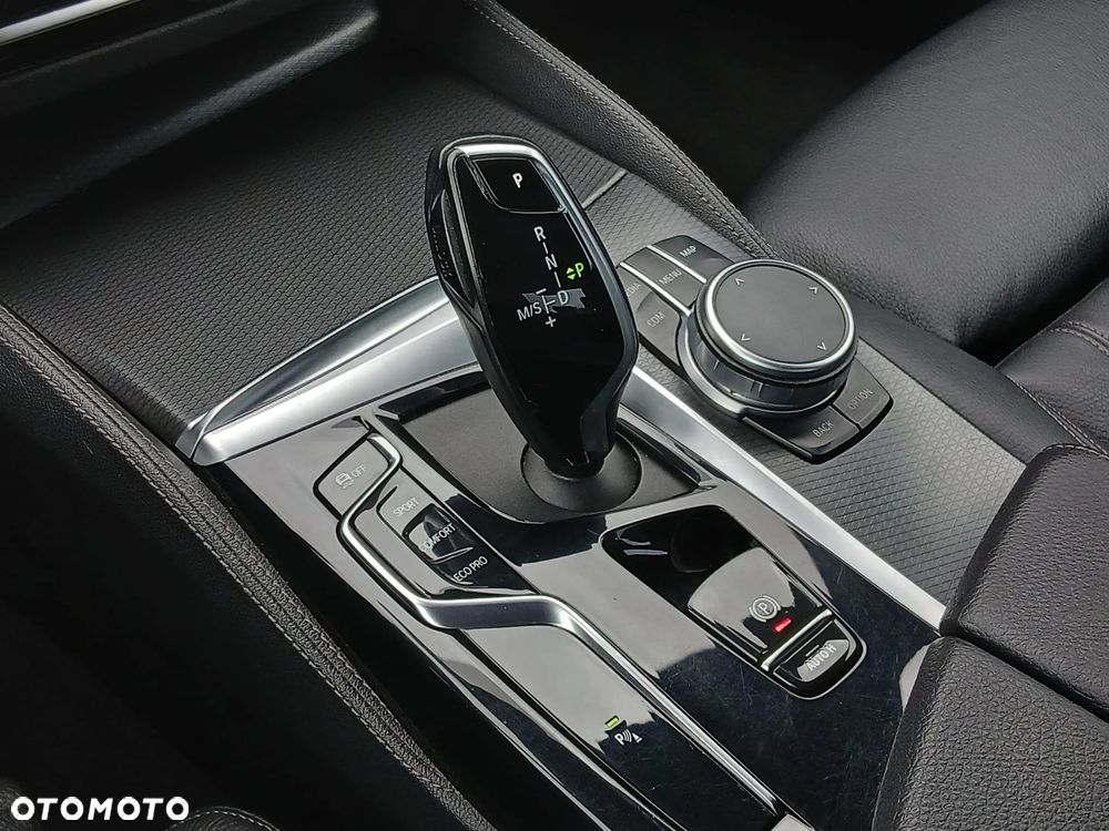BMW Seria 5 518d mHEV Luxury Line - 26