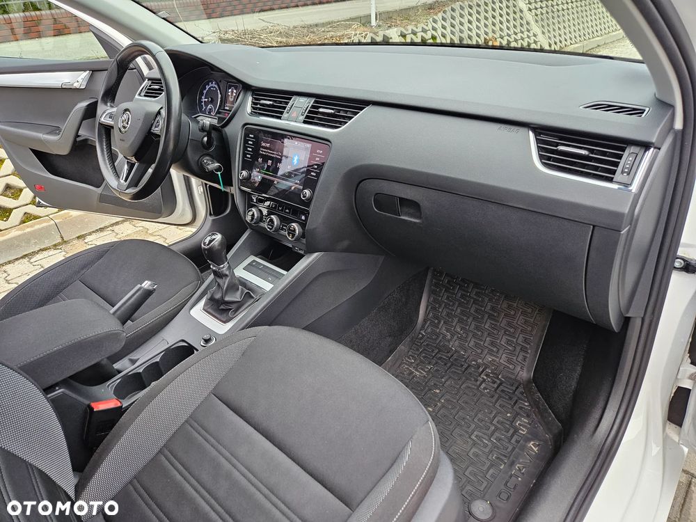Skoda Octavia 1.6 TDI SCR Ambition - 17