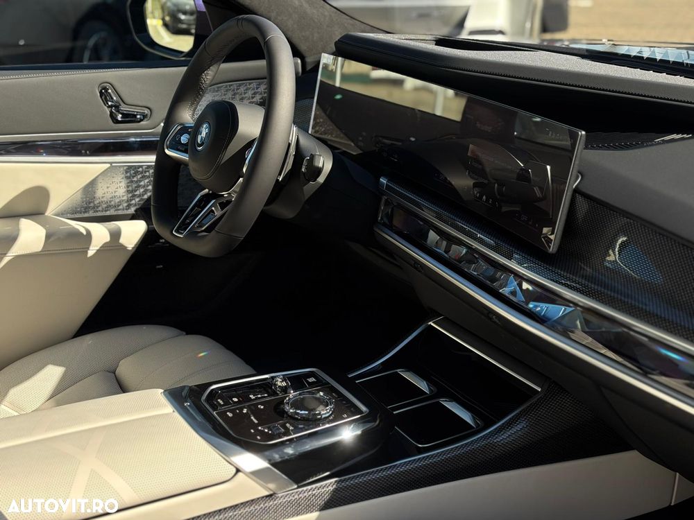 BMW Seria 7 750e xDrive - 11