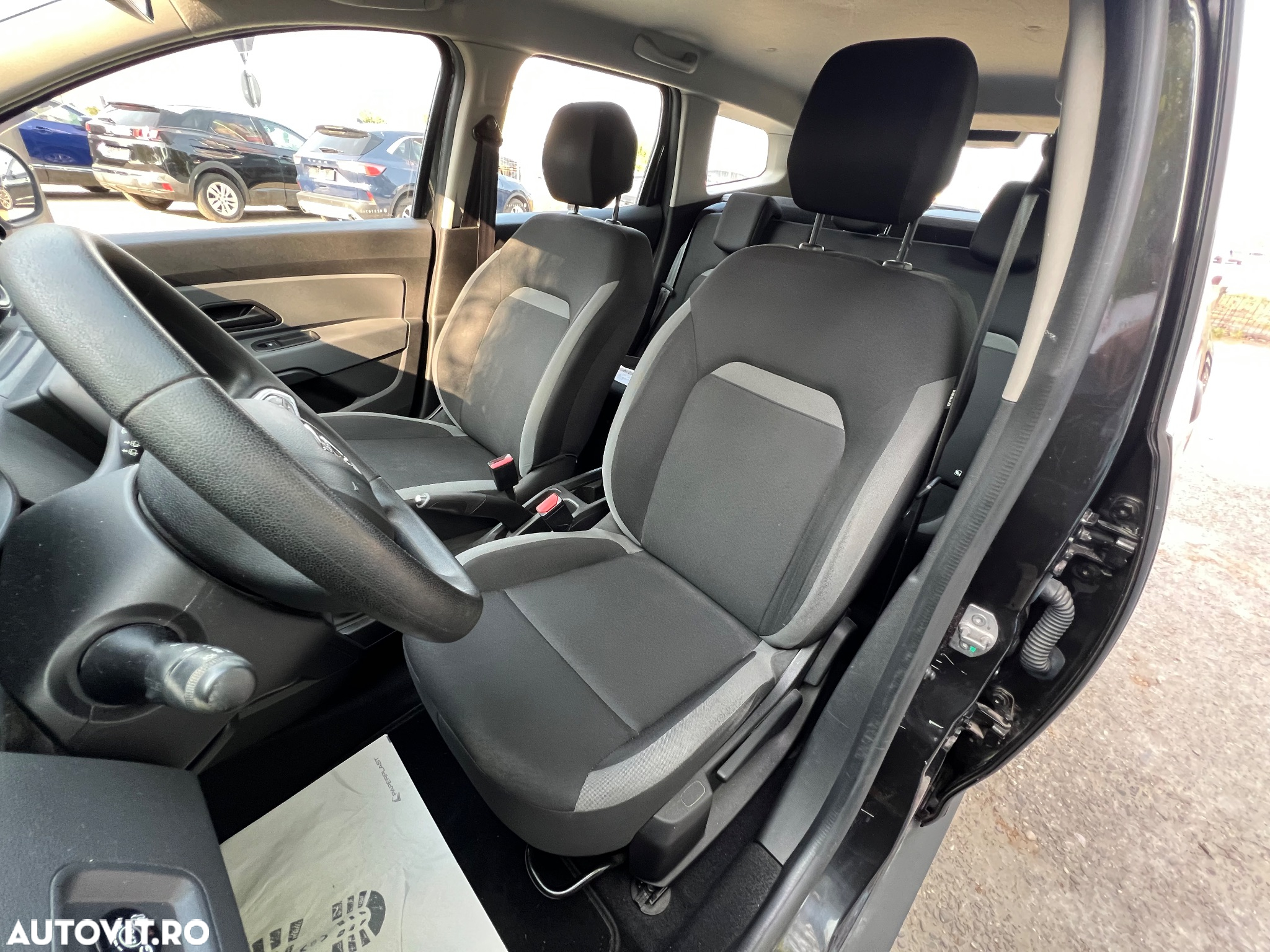 Dacia Duster 1.6 SCe Essential - 12