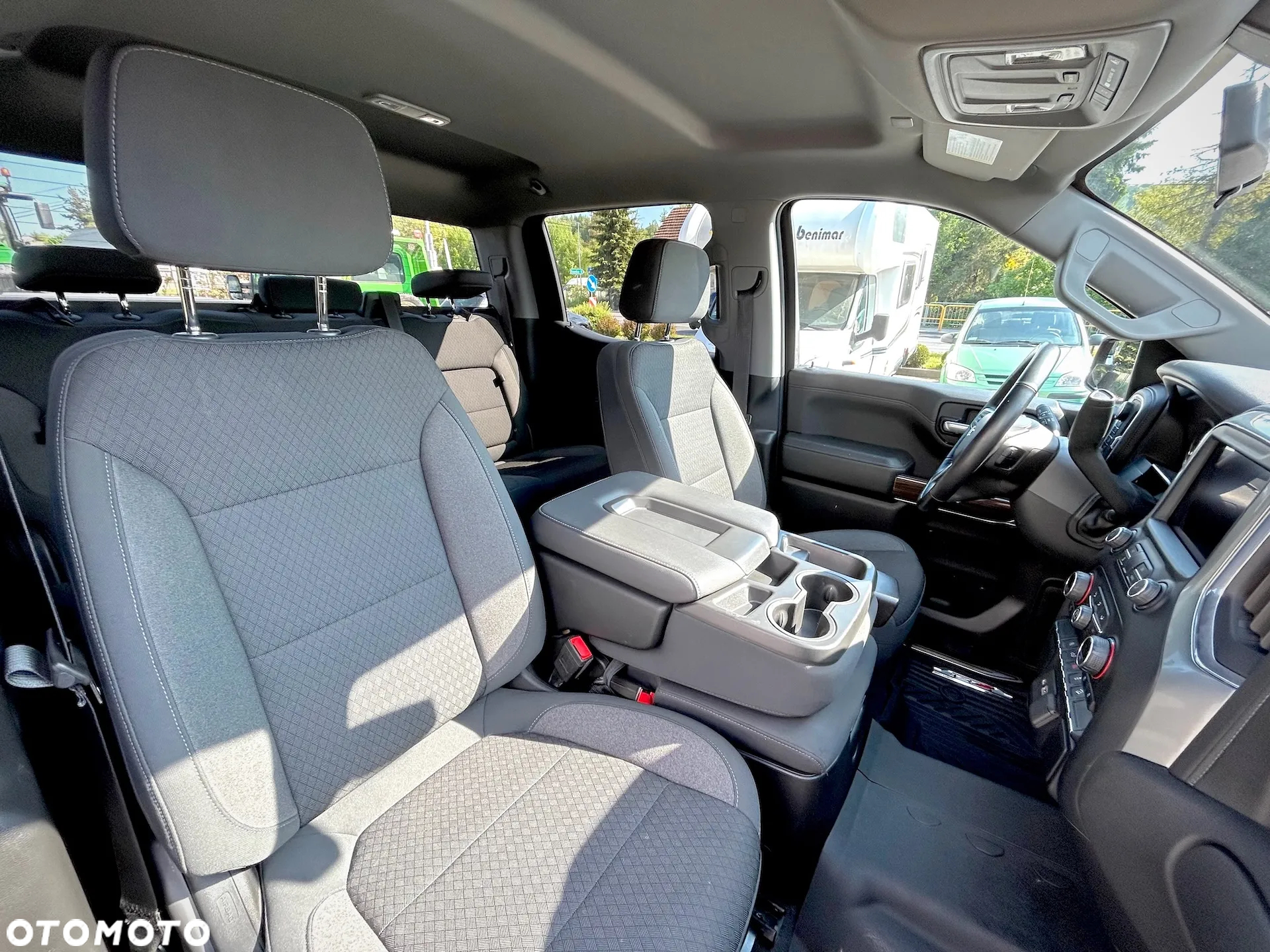 Chevrolet Silverado - 27