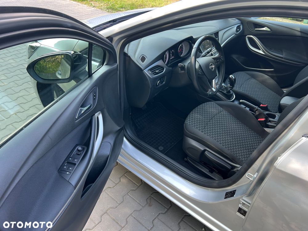 Opel Astra 1.2 T Edition S&S - 11
