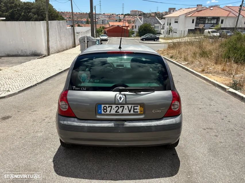Renault Clio 1.2 16V Confort Authentique - 8