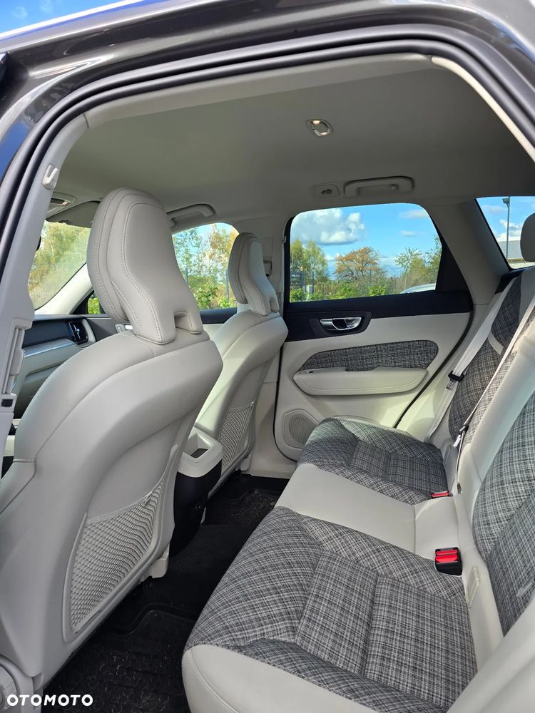 Volvo XC 60 B4 B Momentum - 6