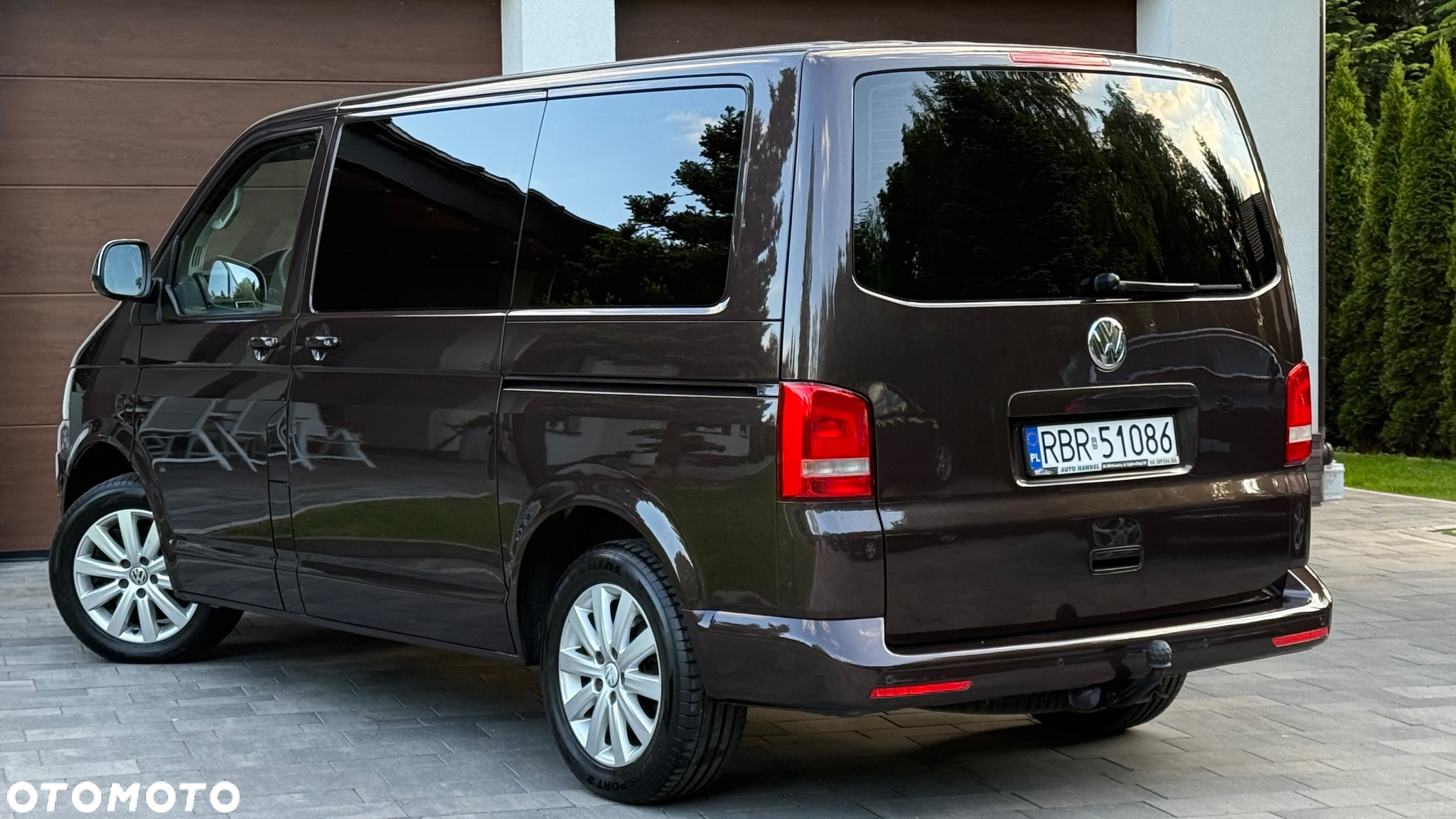 Volkswagen Multivan - 32
