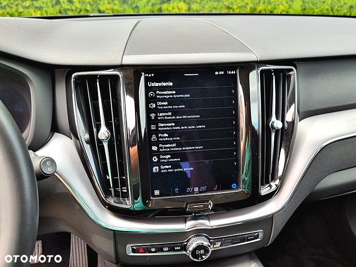 Volvo XC 60 B4 D Geartronic Momentum Pro - 34