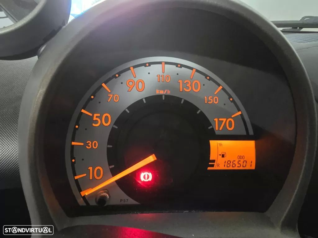 Peugeot 107 1.0 Black&Silver E5 - 12