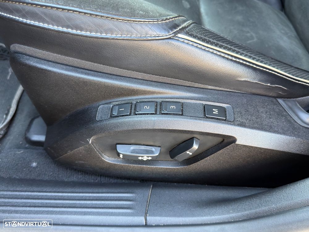 Volvo V40 D2 R Design - 9