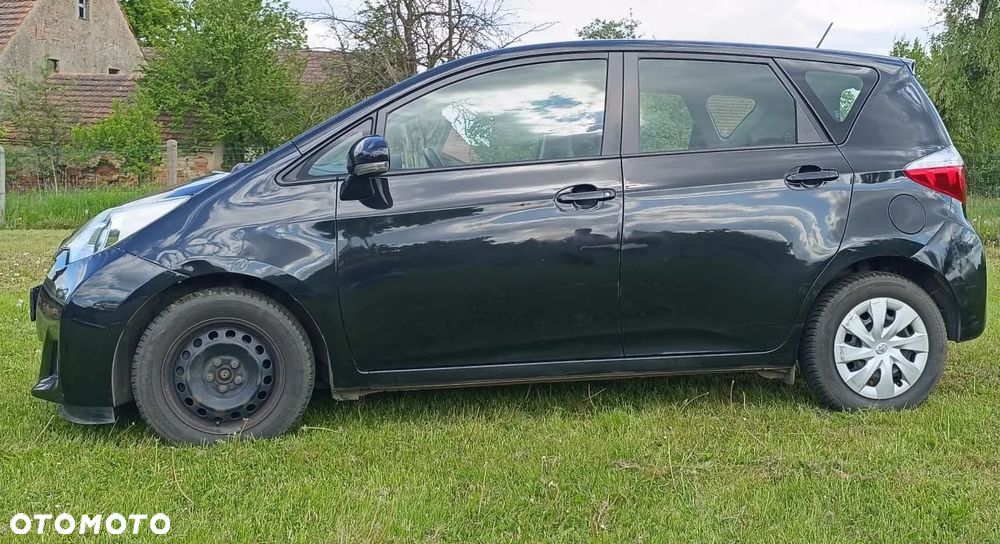 Toyota Verso S - 2
