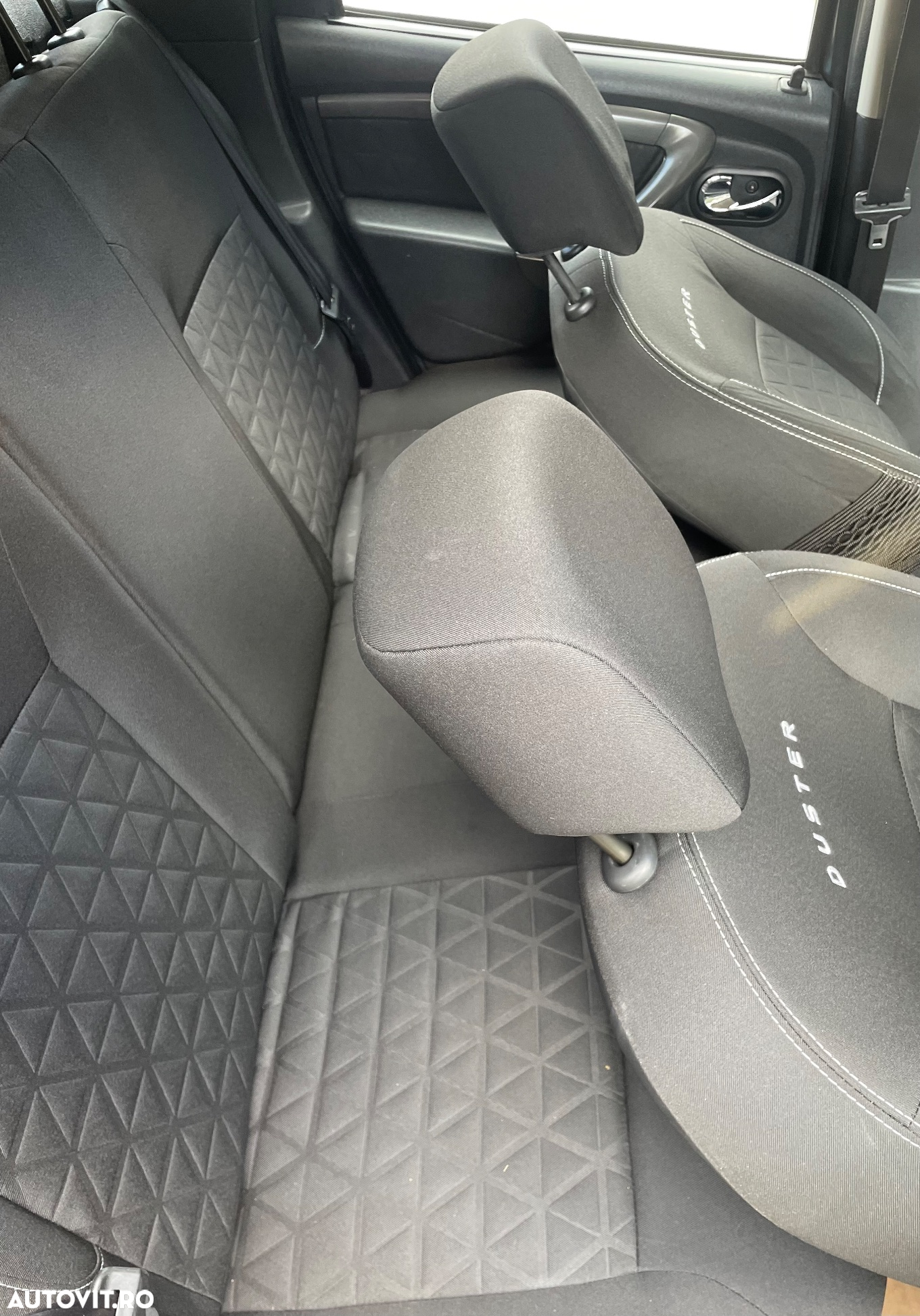 Dacia Duster 1.5 dCi 4x2 Laureate - 37