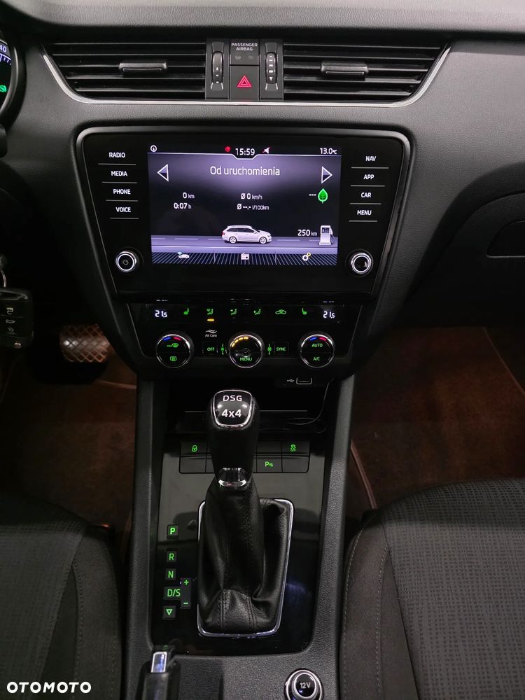 Skoda Octavia 2.0 TDI SCR 4x4 Style DSG - 11