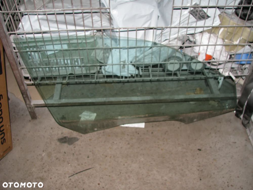 BMW 3 E46 COMPACT SZYBA DRZWI PRZEDNIA PRAWA - 1