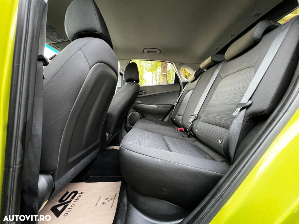 Hyundai KONA - 16
