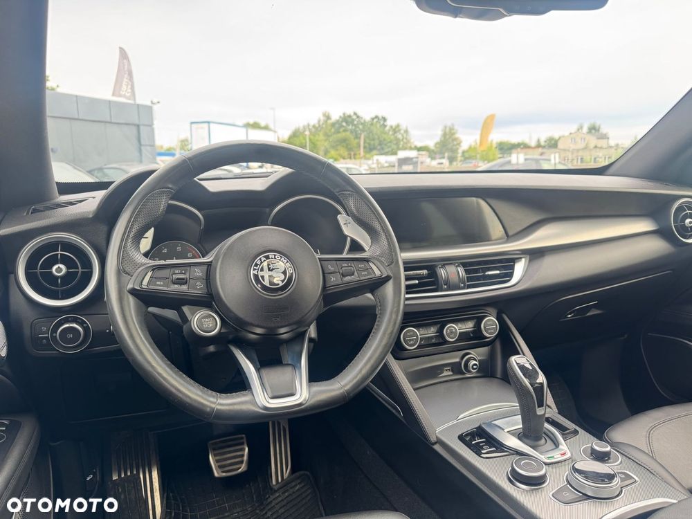 Alfa Romeo Stelvio - 15