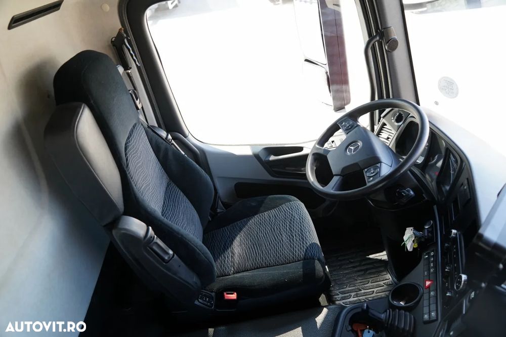 Mercedes-Benz ANTOS 1830 / CORTINĂ - 6,5 M / 4x2 / SOLO / DHOLLANDIA LIFT 2000 KG / EURO 6 - 31