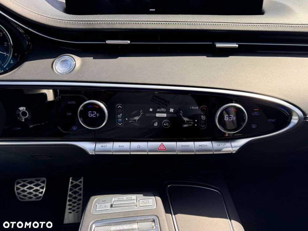 Genesis GV70 - 17