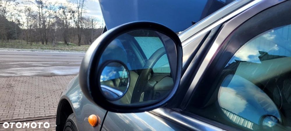 LUSTERKO PRAWE CHRYSLER MODEL 300M 2002