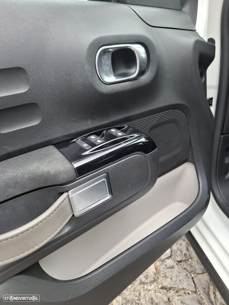 Citroën C3 1.2 PureTech Shine - 12