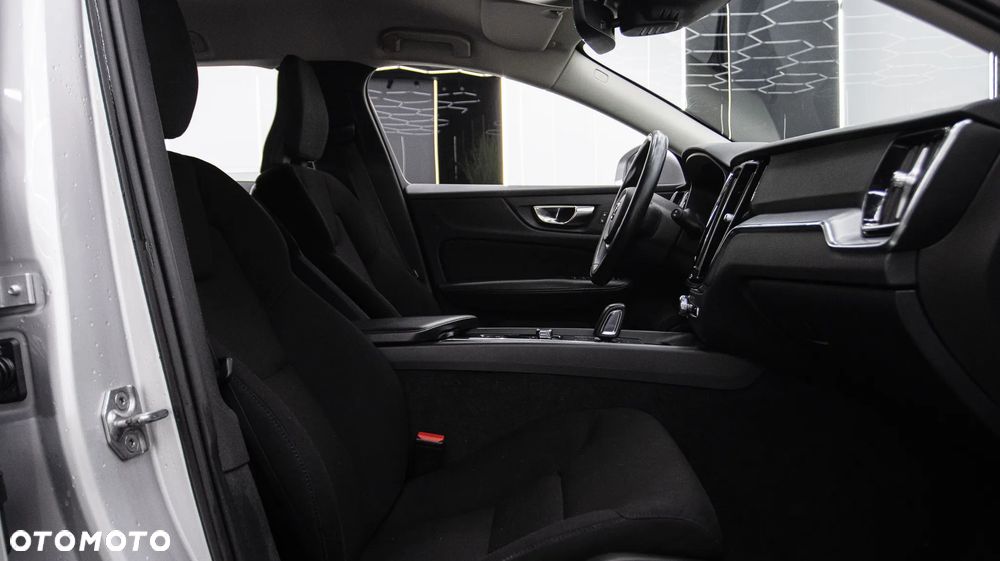 Volvo V60 B4 D Momentum Pro - 19