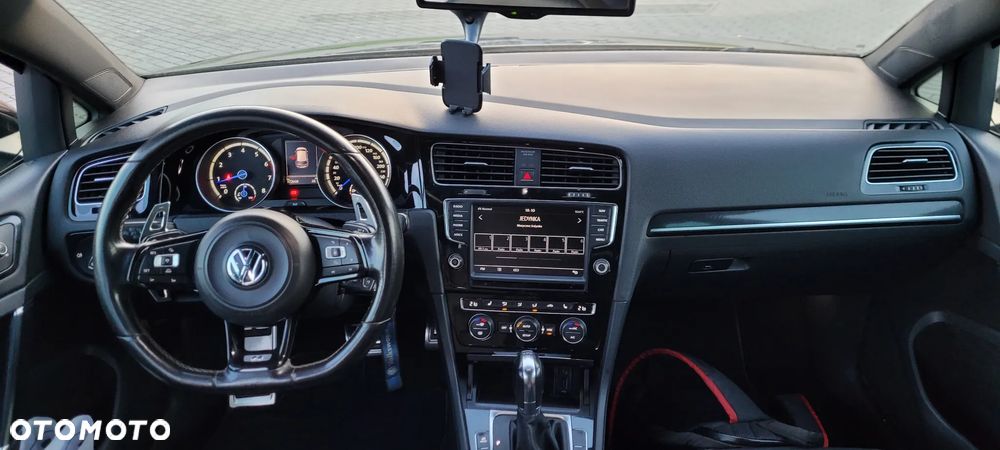 Volkswagen Golf - 32