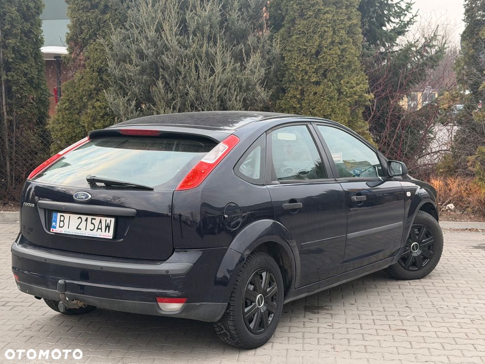 Ford Focus 1.6 Trend + - 4