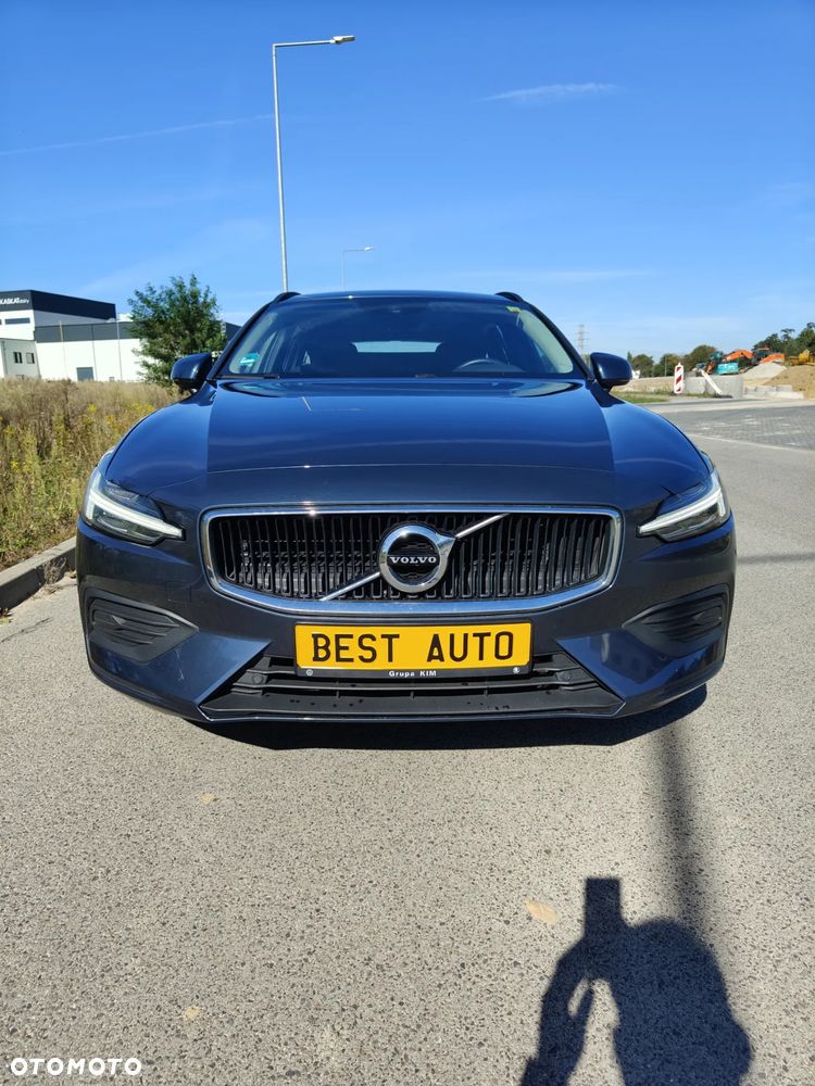 Volvo V60 B3 B DKG Momentum - 1