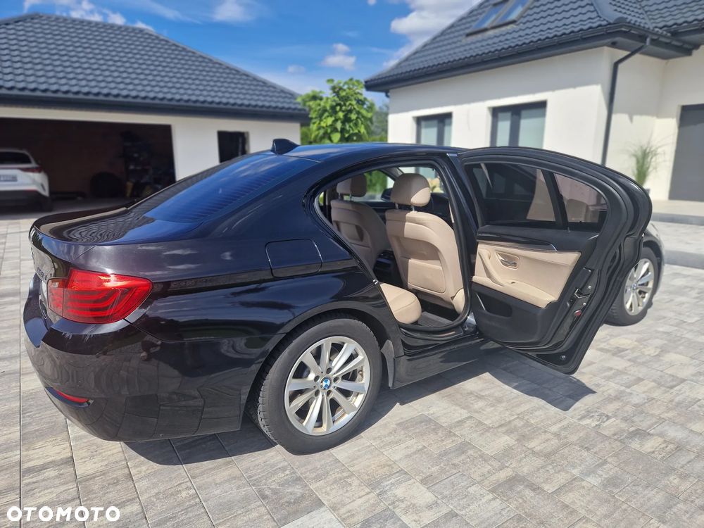 BMW Seria 5 520d xDrive Luxury Line - 9