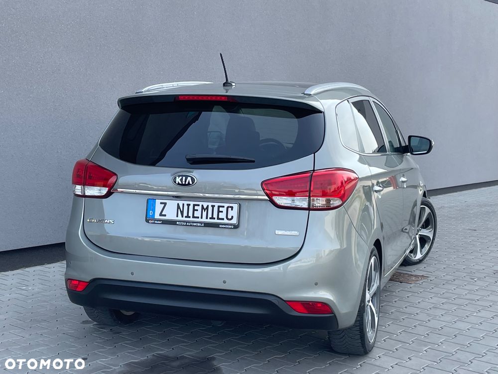 Kia Carens - 14