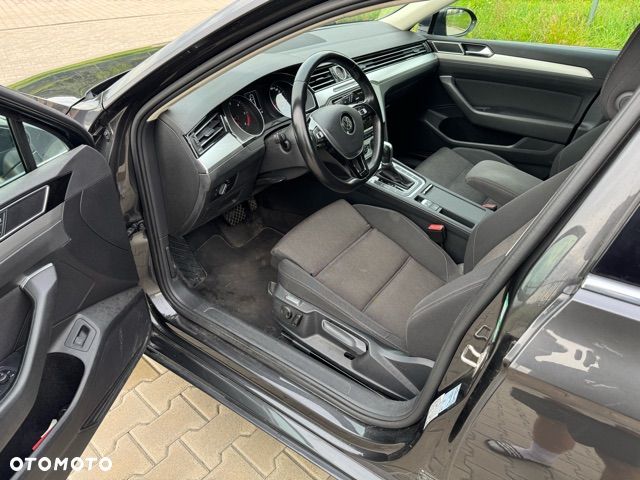 Volkswagen Passat - 9