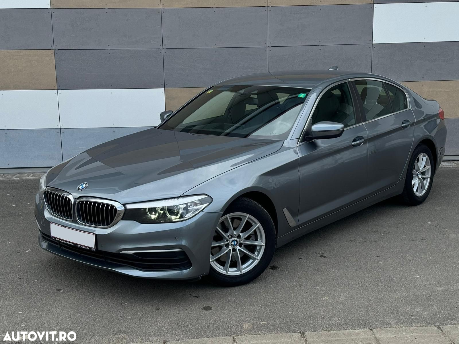 BMW Seria 5 520d Sport Line - 3