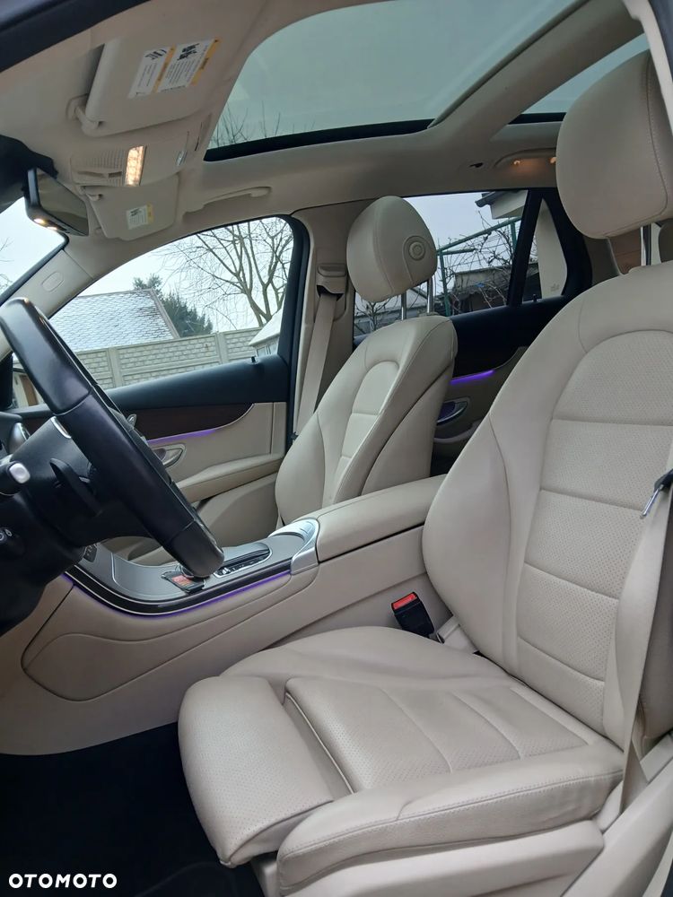 Mercedes-Benz GLC 300 4Matic 9G-TRONIC - 10