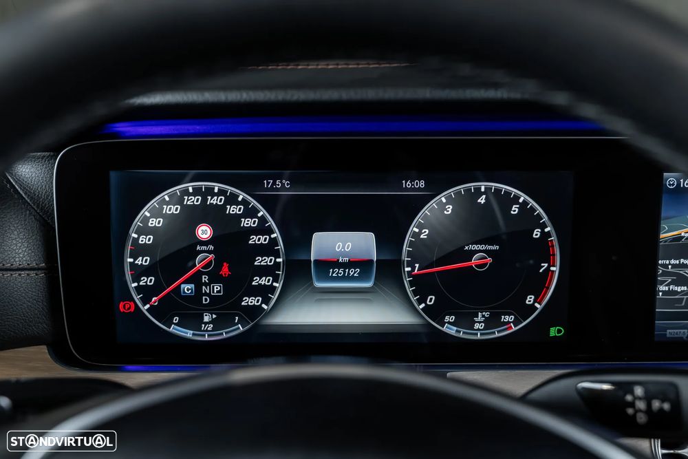Mercedes-Benz E 300 9G-TRONIC AMG Line - 19
