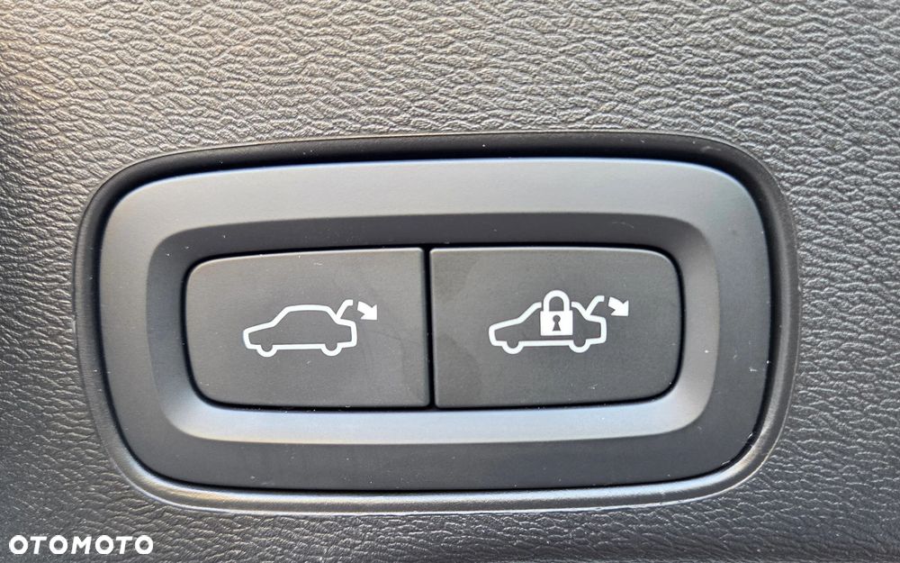 Volvo XC 60 B4 B Geartronic Momentum Pro - 40