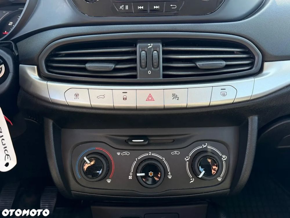 Fiat Tipo 1.4 16V Easy - 18