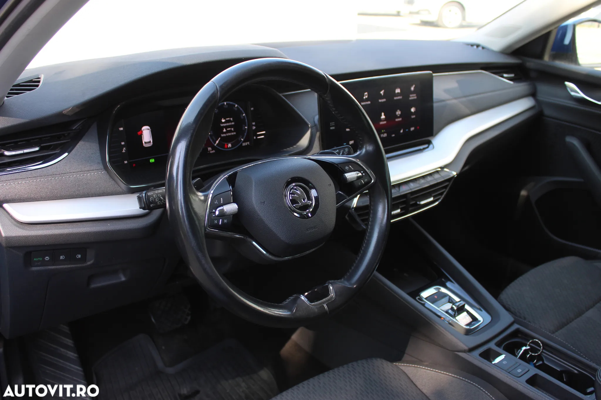 Skoda Octavia Combi 2.0 TDI DSG Style - 10