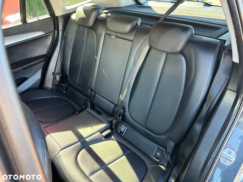 BMW X1 sDrive18d - 23