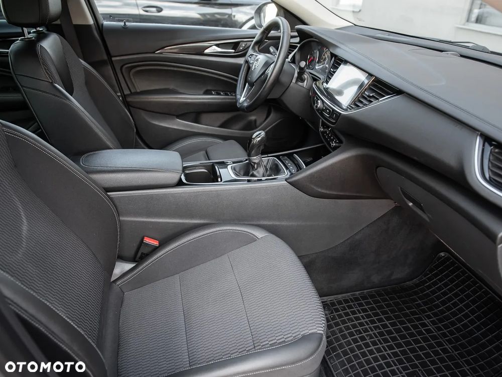 Opel Insignia - 30