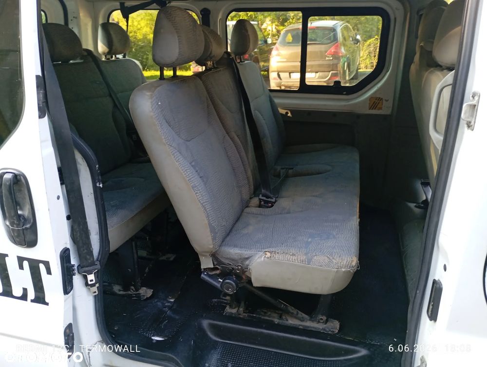 Renault Trafic Passenger - 8