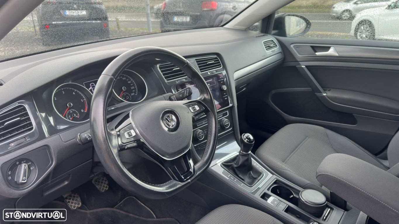 VW Golf Variant 1.6 TDi Confortline - 23