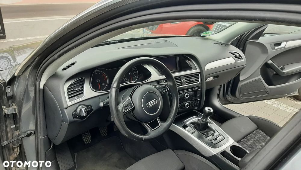 Audi A4 Limousine - 10